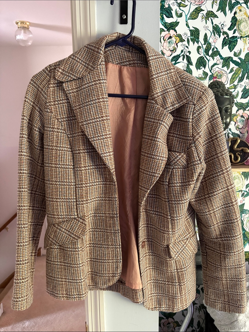 Vintage Checked Tan Wool-Blend Blazer with Peach Lining